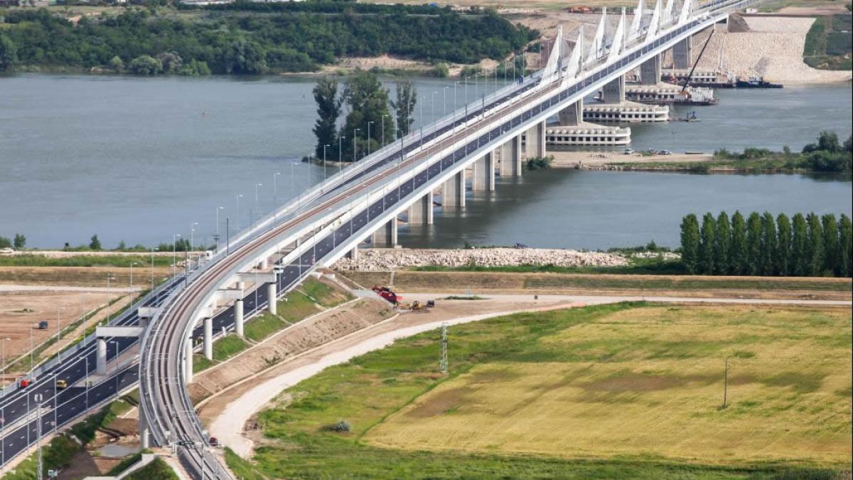 Trafic oprit pe podul Calafat-Vidin astăzi între orele 13:00-14:00, pentru lucrări de reparaţii