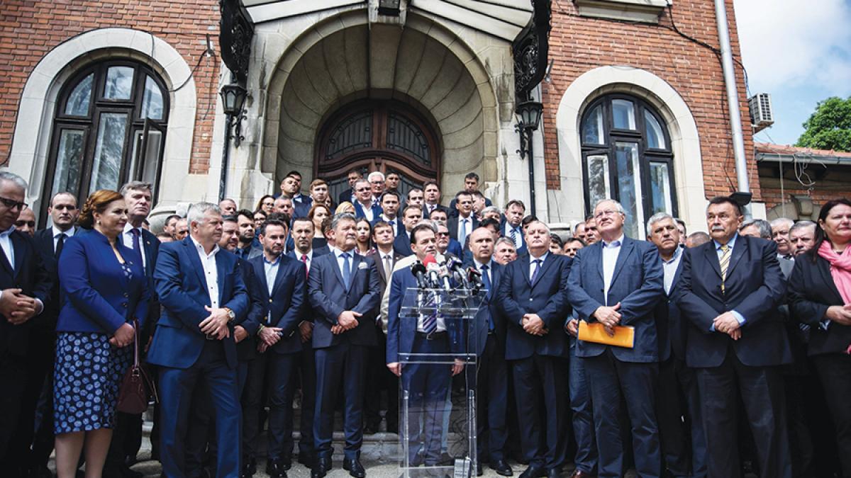 Oamenii lui Băsescu nu mai au voie la televizor