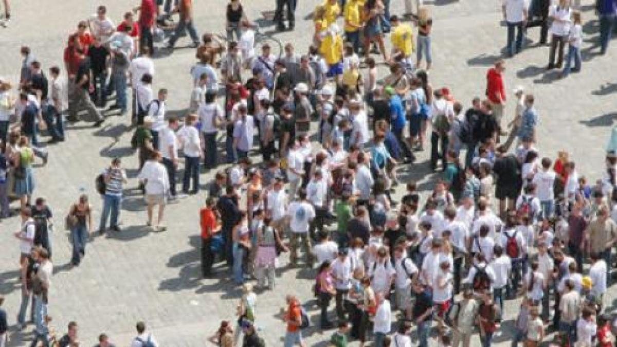 Sondaj: Doi din 10 români ar accepta să aibă în familie sau printre prieteni persoane de altă etnie