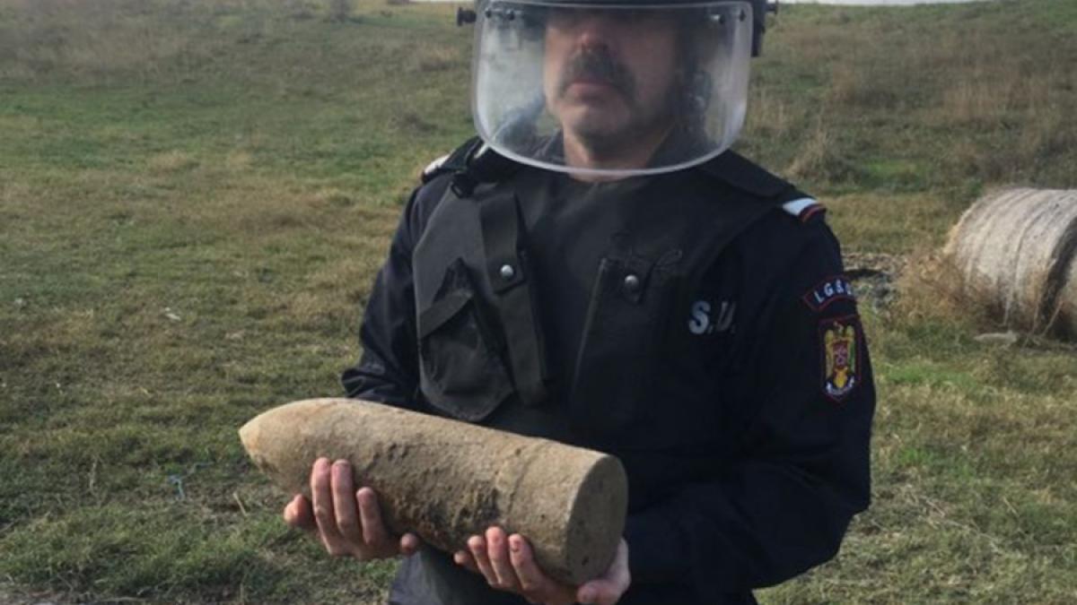 Proiectil din Al Doilea Război Mondial, găsit în apropiere de Băltenii de Sus, Tulcea