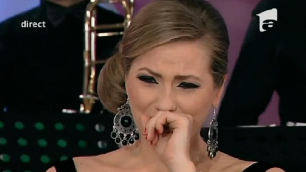 Mirela Vaida plânge în fața ”mamei” de doar 12 ani a cinci copii