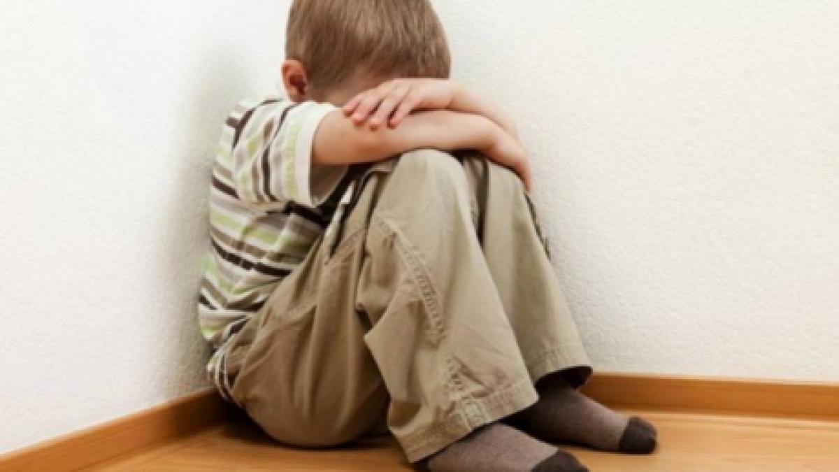 Cluj: Bărbat arestat pentru racolare de minori în scopuri sexuale şi pornografie infantilă