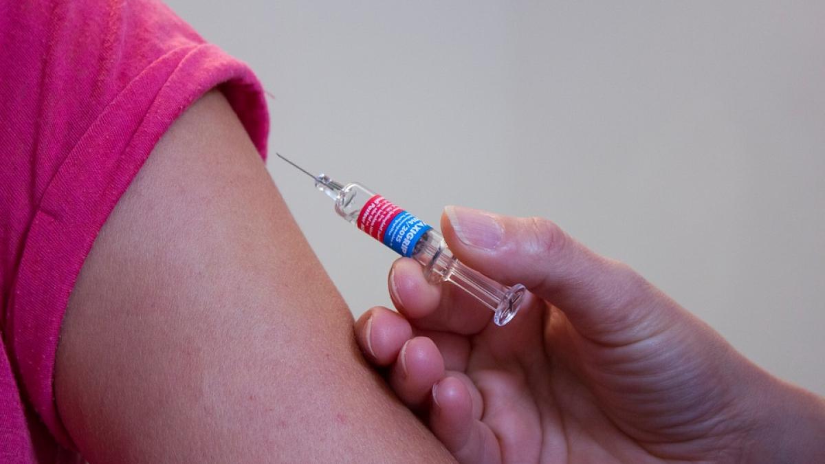 Vaccinarea nu cauzează autism, susţine preşedintele Fundaţiei UCOS