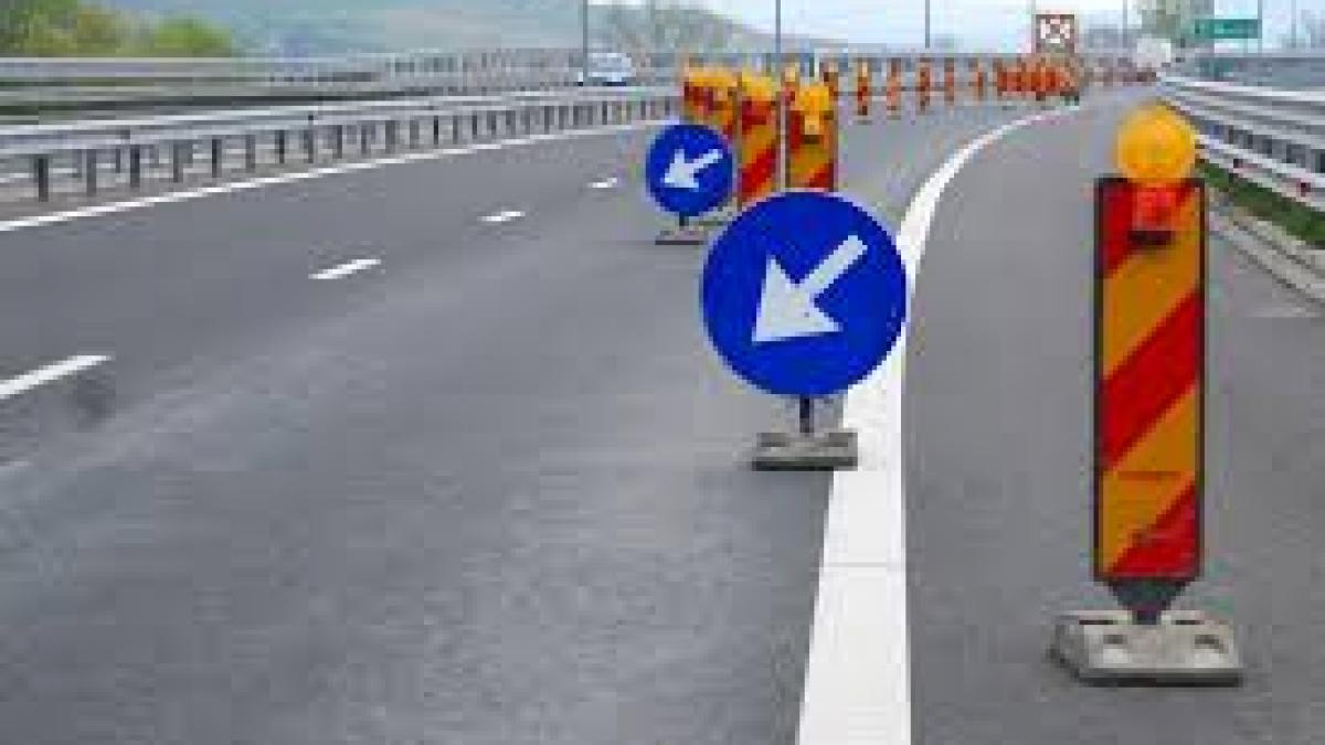 Șoferii care circulă pe autostrada Sibiu-Orăștie ar putea fi în pericol. Au apărut crăpături lungi de zeci de metri pe lotul 3 al autostrăzii
