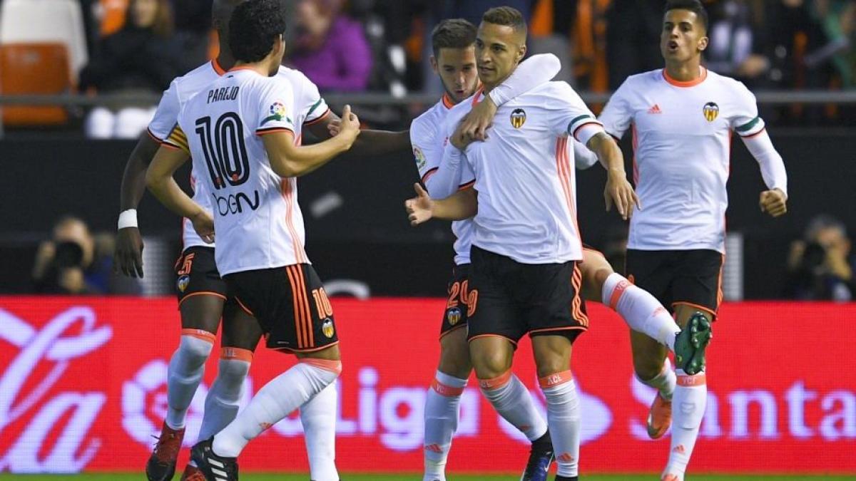 Fotbal: Valencia îşi consolidează locul secund în La Liga după victoria în faţa lui Alaves 