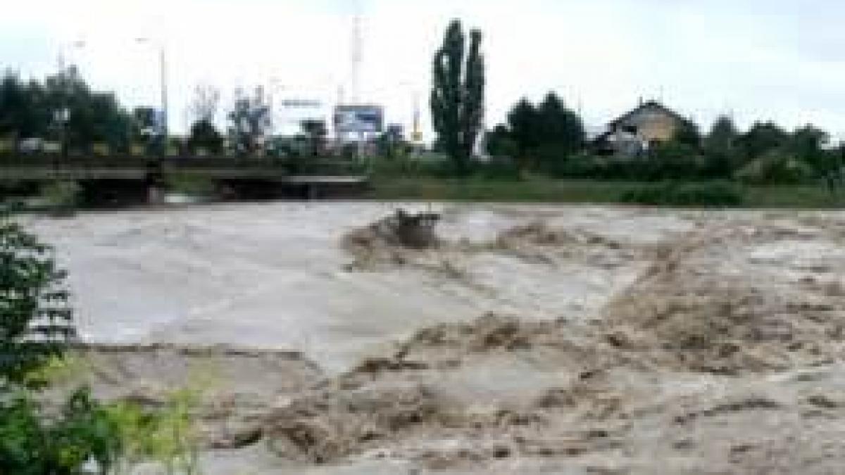 Cod galben de inundaţii pe râuri din judeţele Satu-Mare şi Maramureş