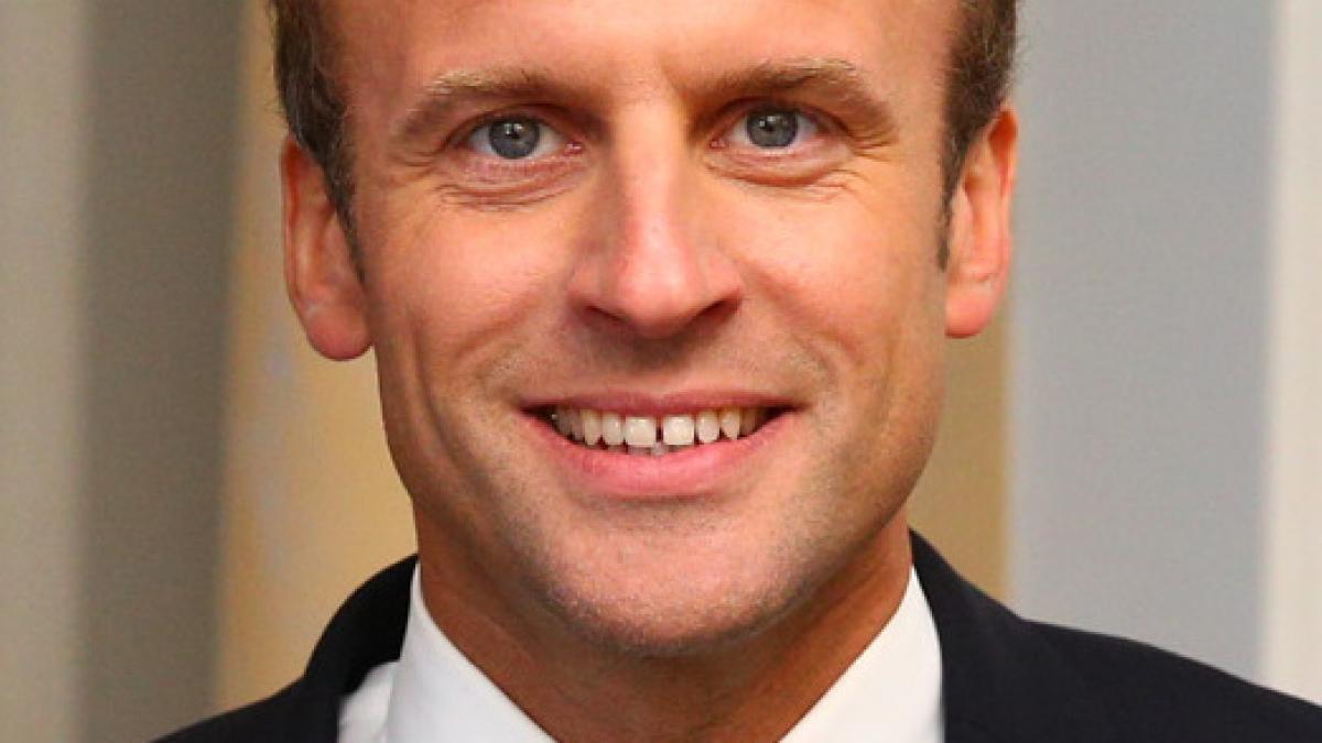 Macron a promulgat controversata lege antiteroristă