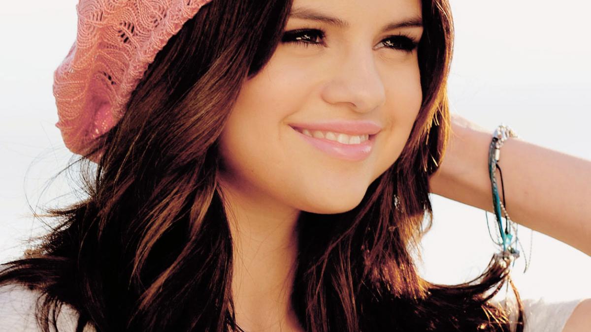 Selena Gomez pune capăt relaţiei sale cu muzicianul The Weeknd 