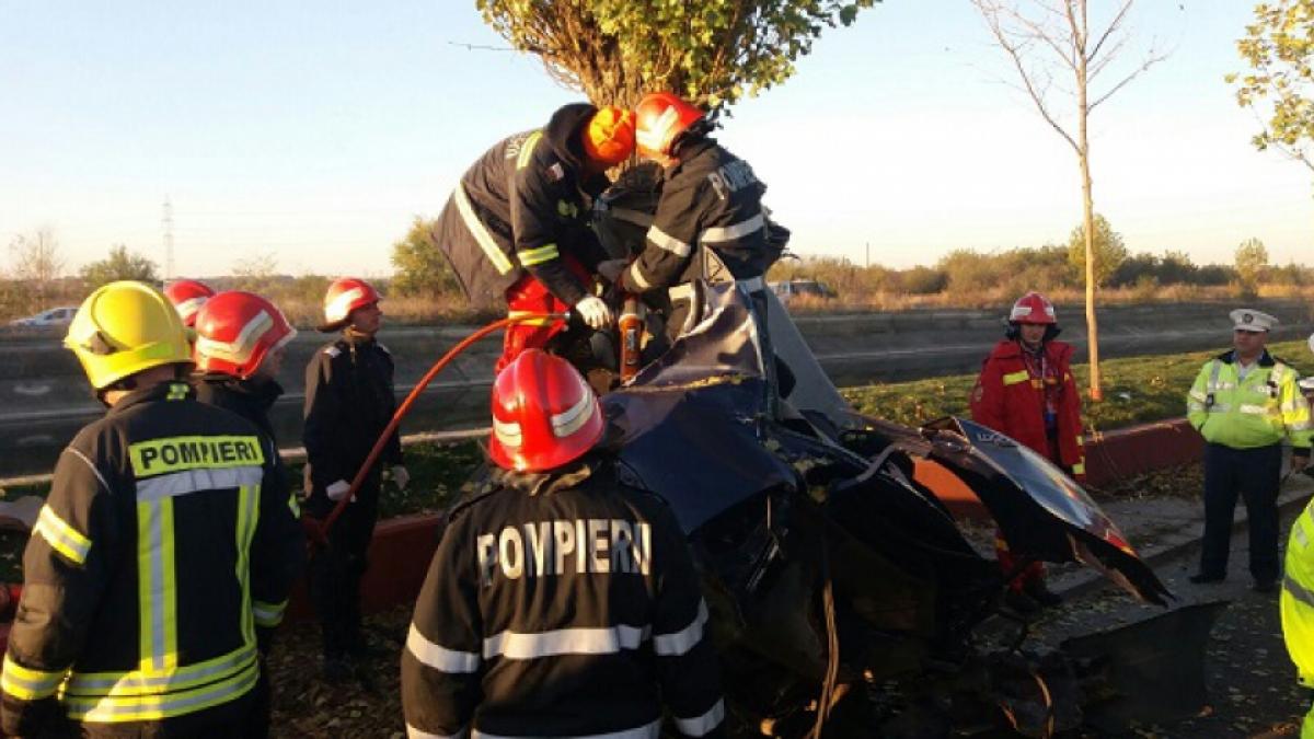 Accident CUMPLIT în București în această dimineață. Două persoane au murit şi alte victime sunt încarcerate, în urma unui accident în lanţ