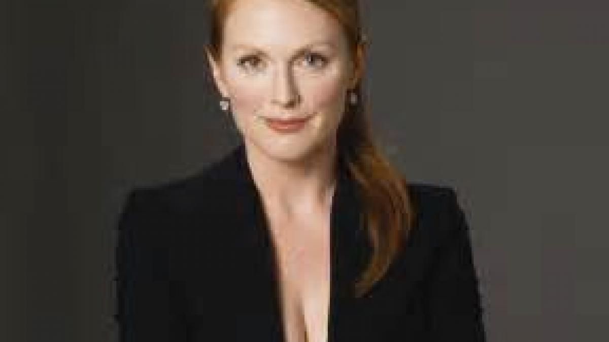 Julianne Moore va juca rolul activistei Gloria Steinem într-un film biografic 