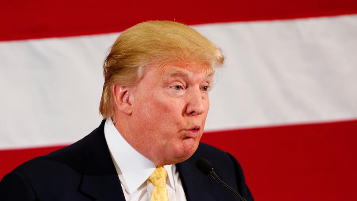 Donald Trump avertizează Phenianul în prima zi a turneului său în Asia