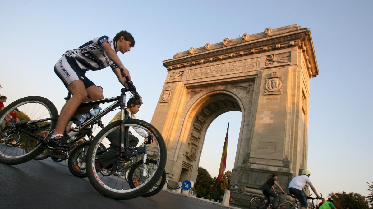 Amenzi de 40.000 de lei date bicicliştilor