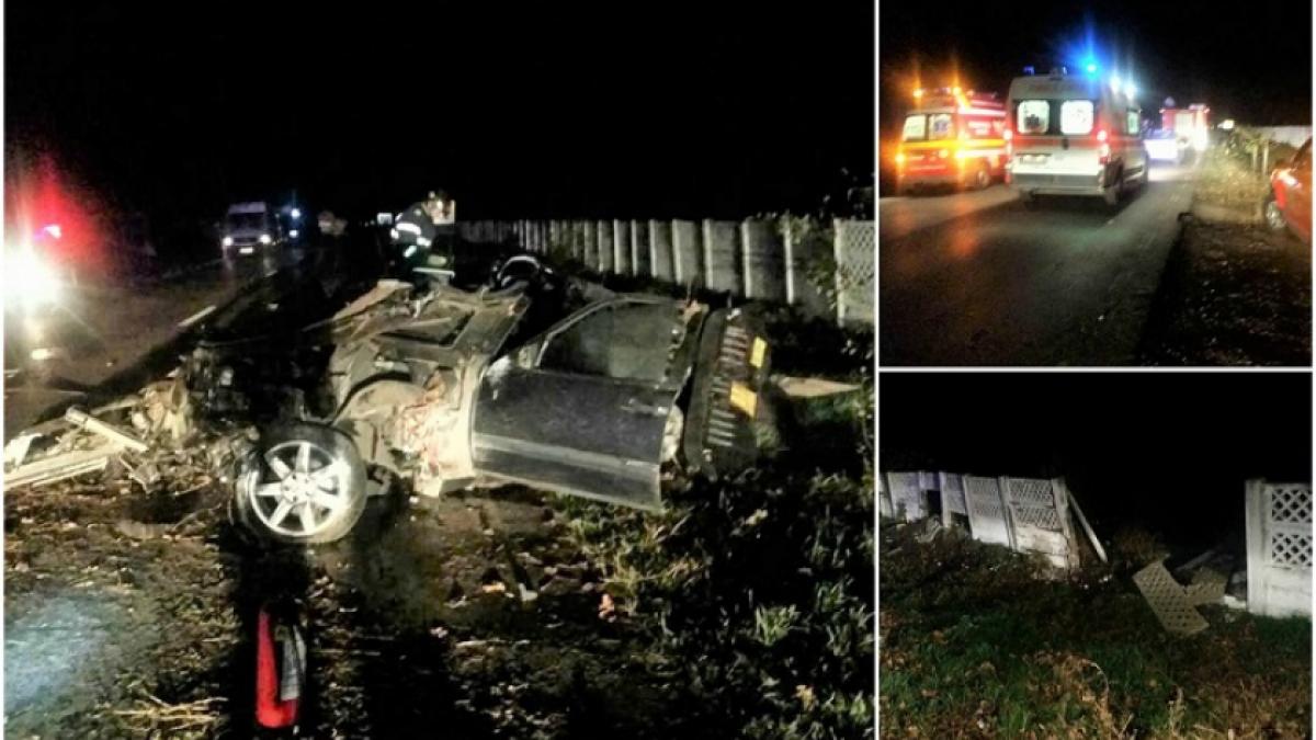 Accident CUMPLIT în Timiș. Şi-au făcut praf bolidul după ce au izbit în plin un gard de beton. Un tânăr a murit pe loc, alţi doi sunt în stare critică