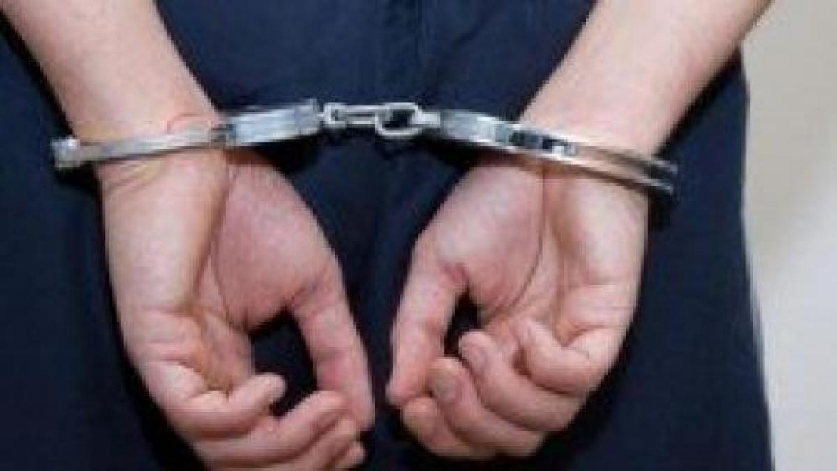 Şocant! Un bătrân de 83 ani a fost reţinut, după ce a înjunghiat mortal un tânăr de 20 ani, pe motiv că s-au ciocnit cu bicicletele