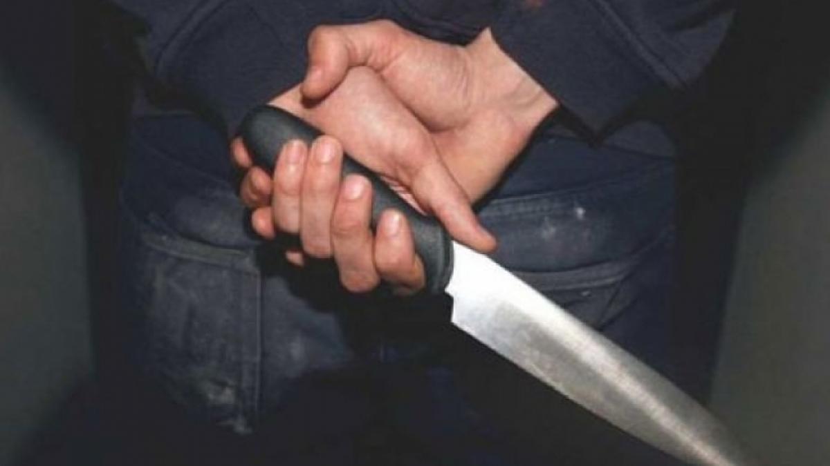 Momente de panică pentru mai mulţi copii cazaţi în Predeal! Un bărbat înarmat a intrat la miezul nopţii în camera lor!