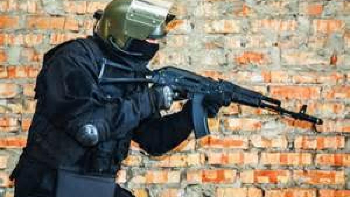 Poliţia Română vrea să cumpere echipamente de protecţie antiglonţ şi antiînjunghiere cu peste 112 milioane de lei 