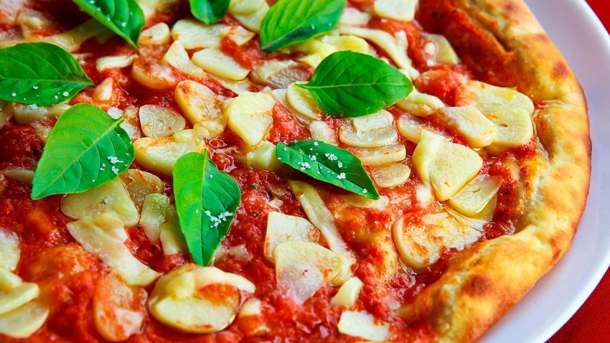 Răsfață-te cu pizza și paste și în cura de slăbire. 2 rețete cu puține calorii
