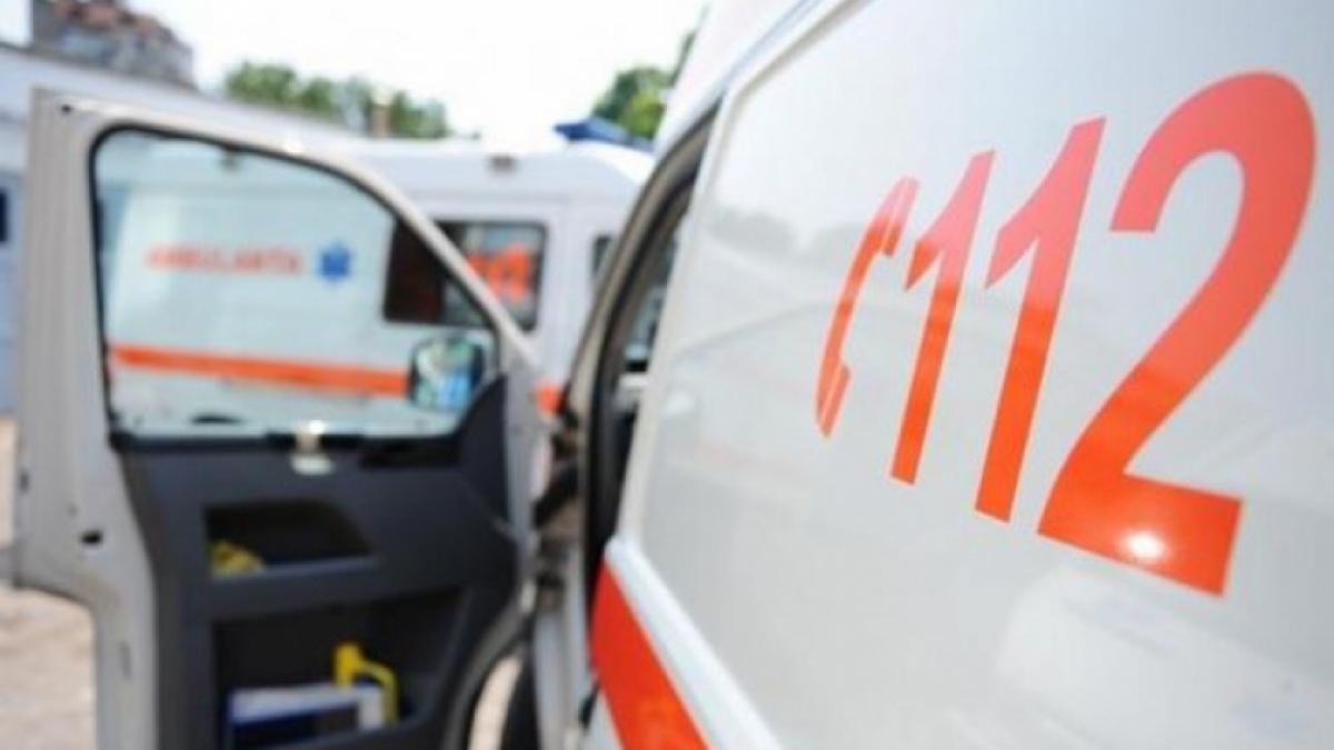 Șocant! Un bărbat din Gorj a murit în timp ce aştepta microbuzul pe marginea drumului