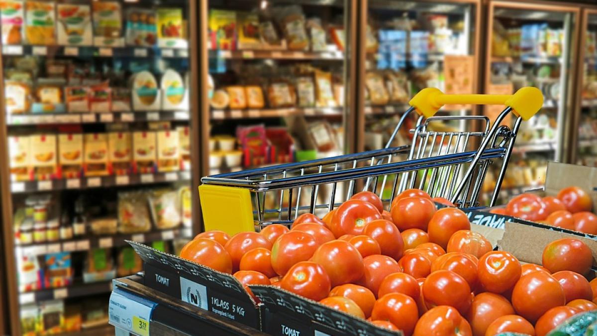 Gunoaie în loc de produse de post. Mizeriile descoperite de inspectorii OPC