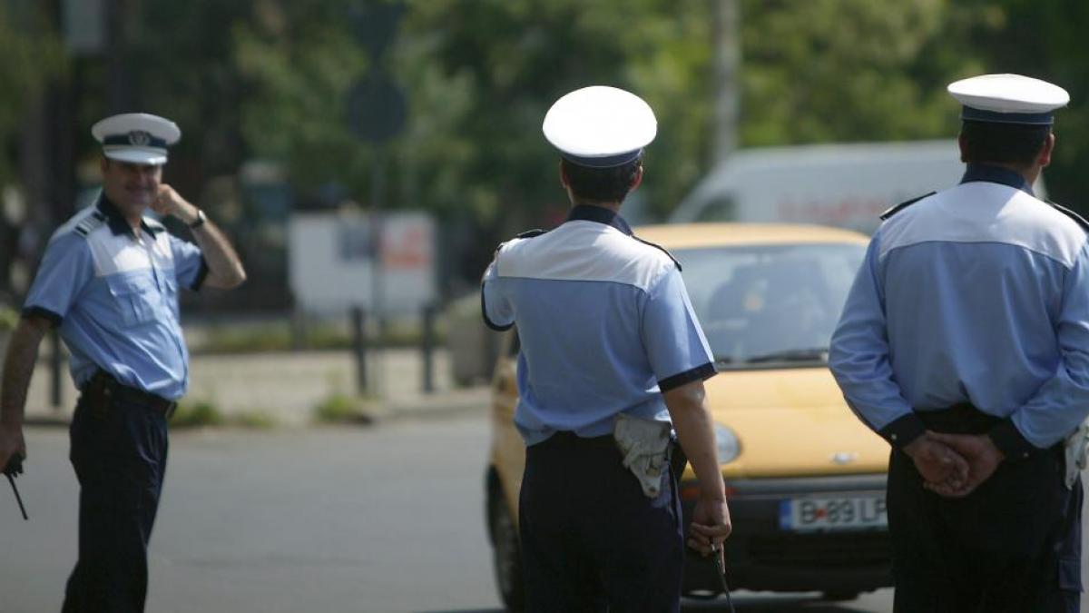 Noul Cod Rutier. Șoferii care vorbesc la telefon în timp ce conduc rămân fără permis