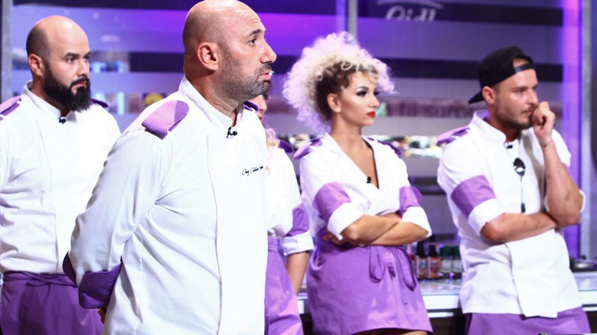 Oamenii casei regale la masa degustării