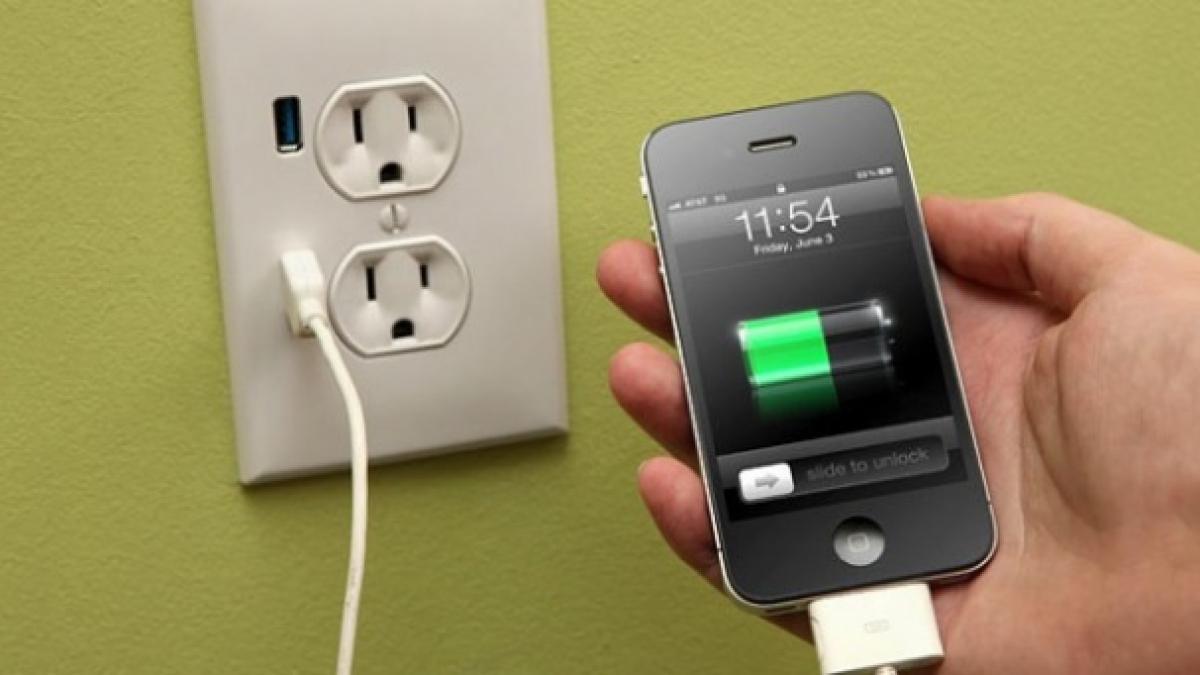 Şocant! O adolescentă din Vietnam a murit electrocutată în urma unei defecţiuni a încărcătorului de telefon