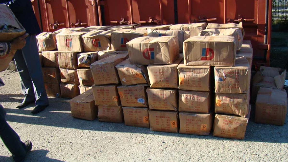 Mărfuri contrafăcute de peste 100.000 lei, confiscate de Garda de Coastă în Portul Constanţa Sud