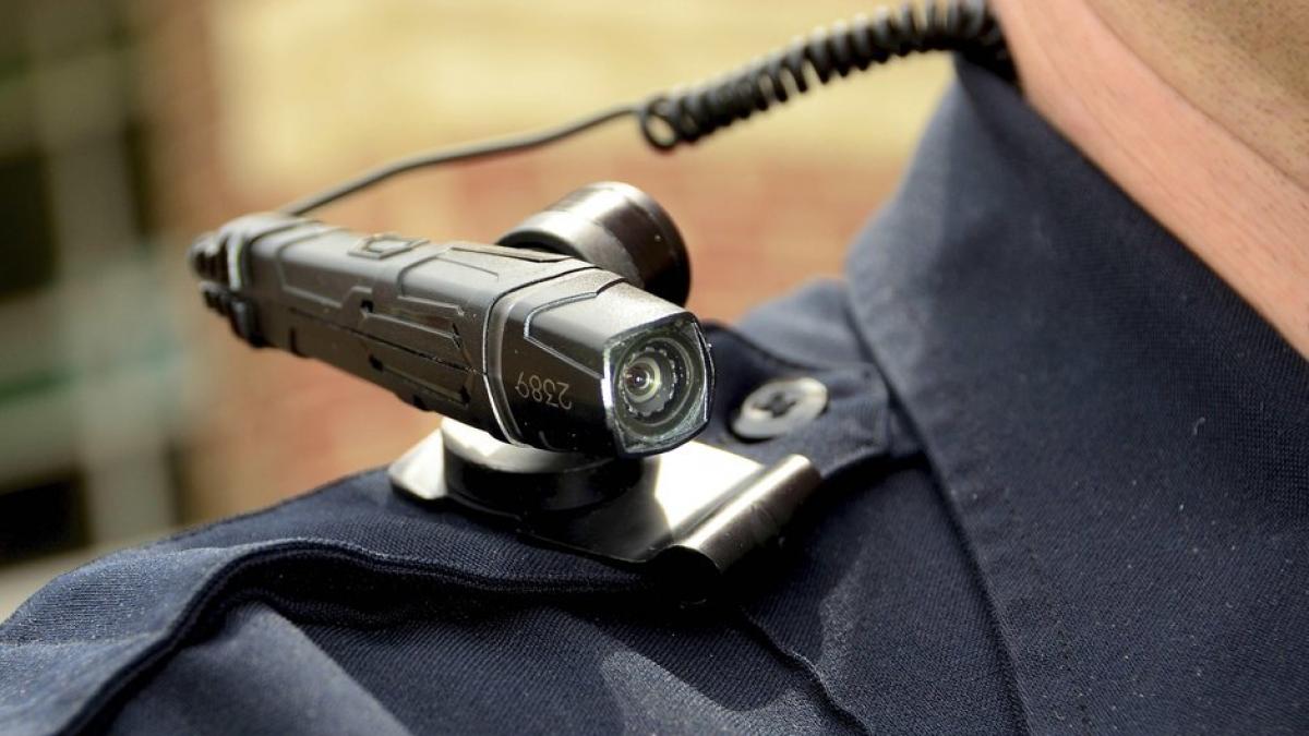 Polițiștii hunedoreni, dotați cu veste antiglonț și camere video