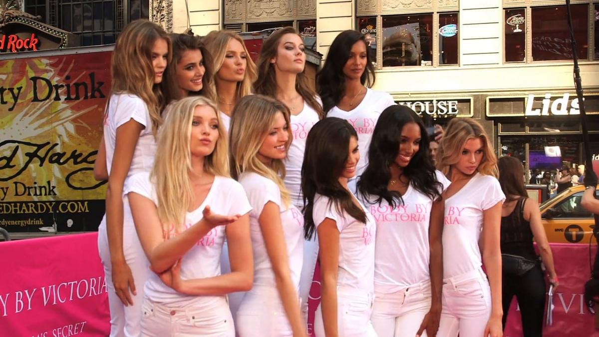 China nu a permis intrarea în țară a 4 top-modele Victoria`s Secret