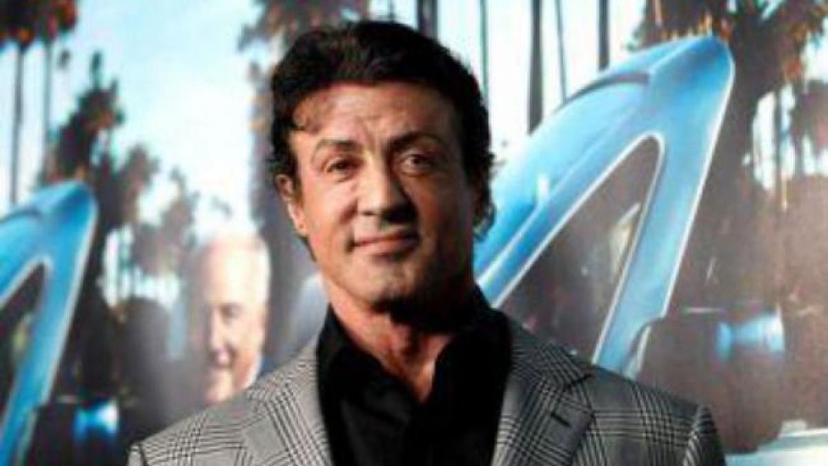 Sylvester Stallone neagă acuzaţiile că ar fi agresat sexual o adolescentă de 16 ani