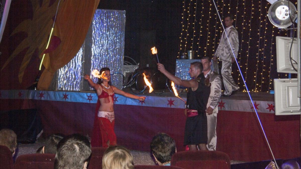 Circul Inimii, cel mai apreciat circ contemporan din Europa prezintă spectacolul "Limits", la Timişoara