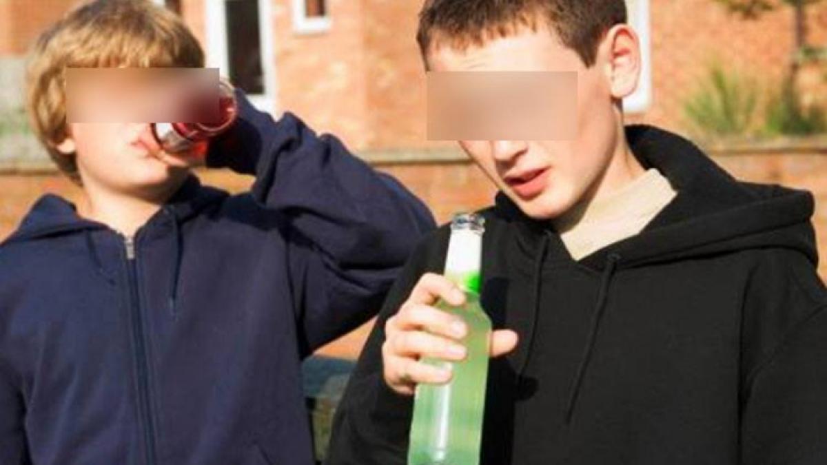 Incredibil! Cinci băieţi între 9 şi 14 ani au ajuns de urgenţă la spital după ce s-au îmbătat într-un bar din Câmpina