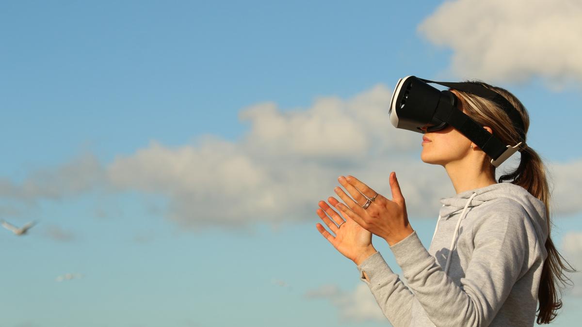 Terapie cu ajutorul realităţii virtuale pentru 100 de copii cu boli incurabile sau care le limitează viaţa