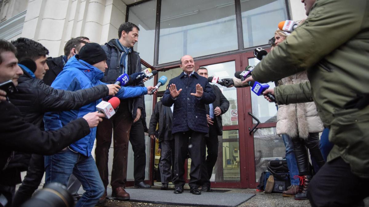 TOP 10 politicieni după numărul de dosare