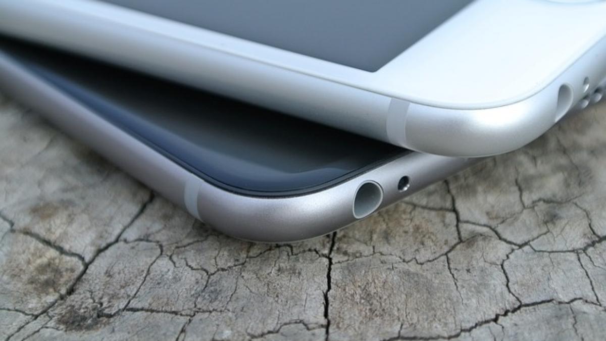 Pentru asamblarea telefoanelor iPhone X, chinezii s-au folosit de elevi!