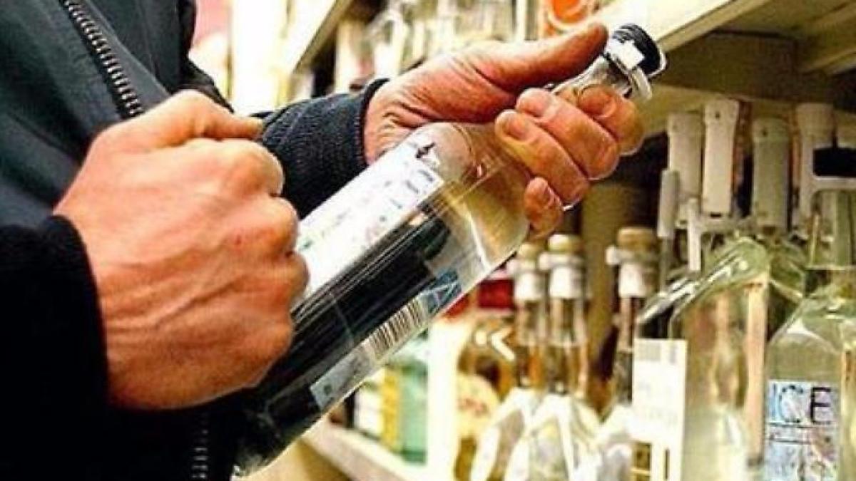 Studiu: Persoanele care consumă băuturi spirtoase, mai predispuse la agresivitate şi depresie 