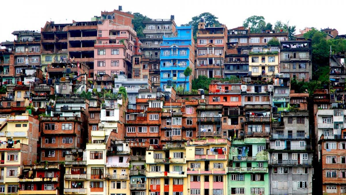 Alegeri istorice în Nepal. Mai multe explozii imputate de armată gherilei maoiste