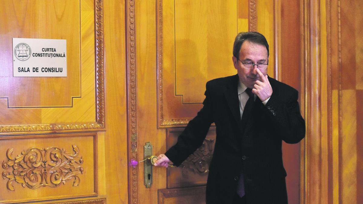 CCR: DNA poate ancheta doar infracțiuni, nu și emiterea unei HG