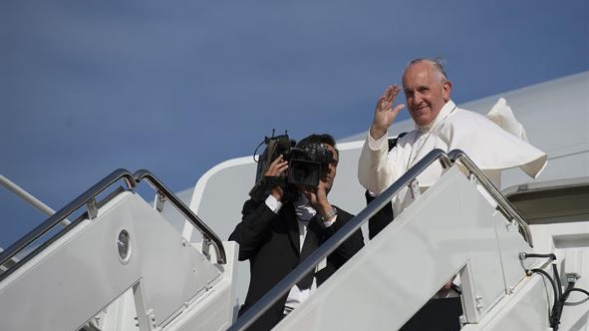 Papa Francisc a ajuns în Myanmar