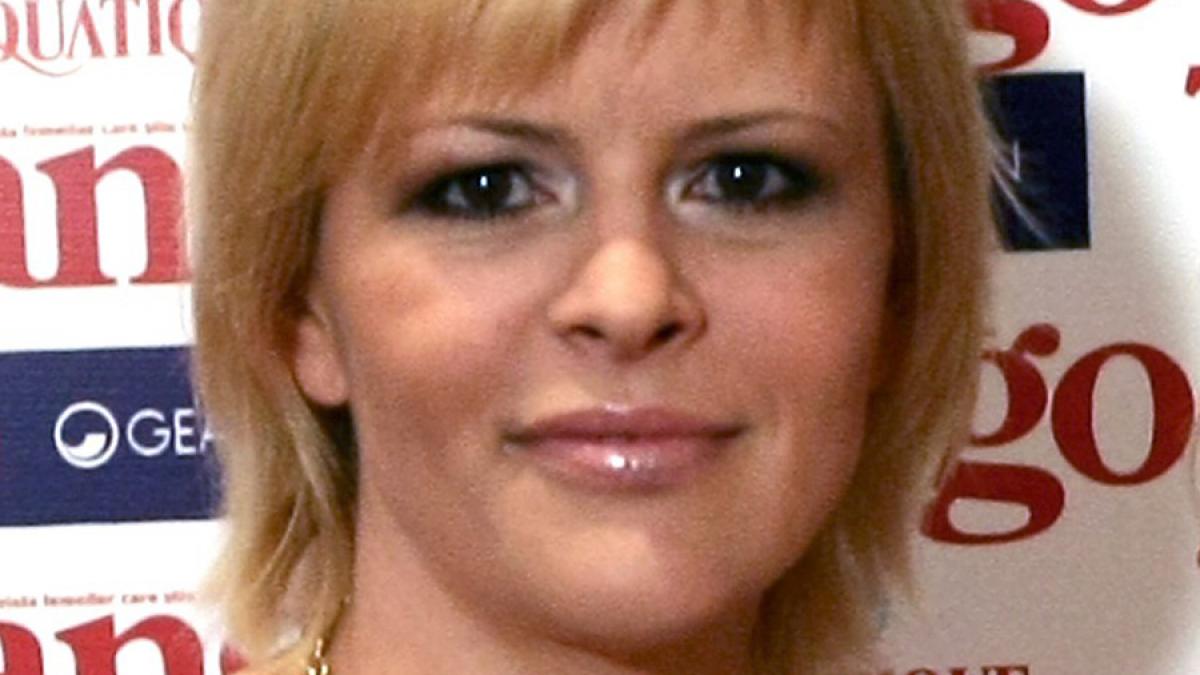 Cântăreața Sanda Ladoși, ridicată de DIICOT