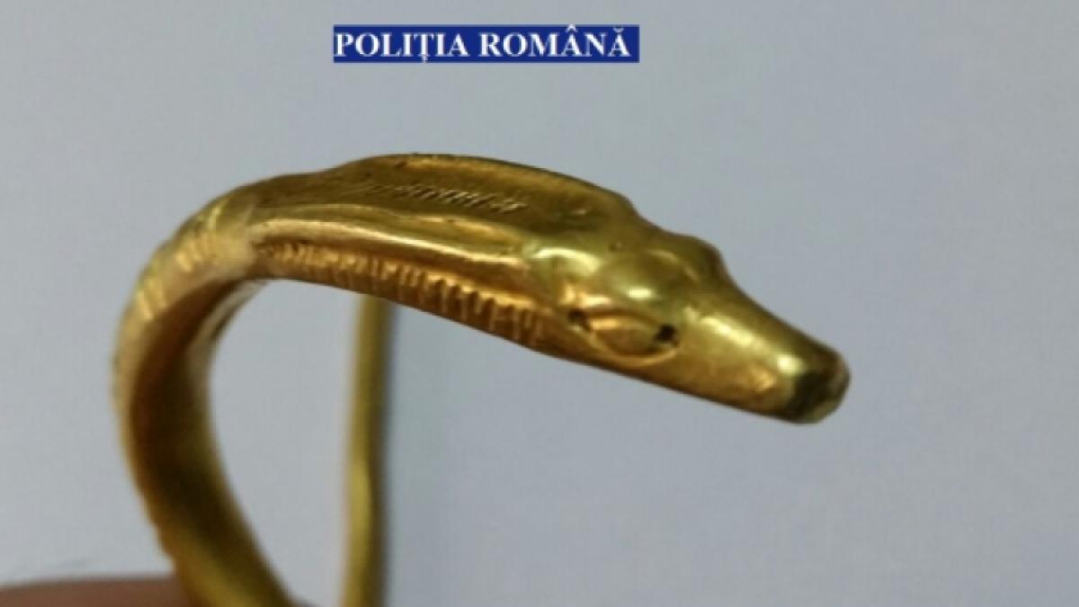 Descoperire incredibilă în Olt! Un bărbat a găsit o brăţară din aur care ar face parte din Patrimoniul Naţional