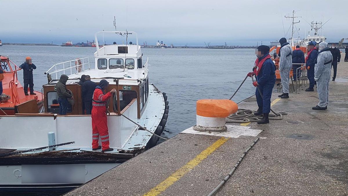 Un nou grup de migranți clandestini, salvați de Garda de Coastă din Marea Neagră