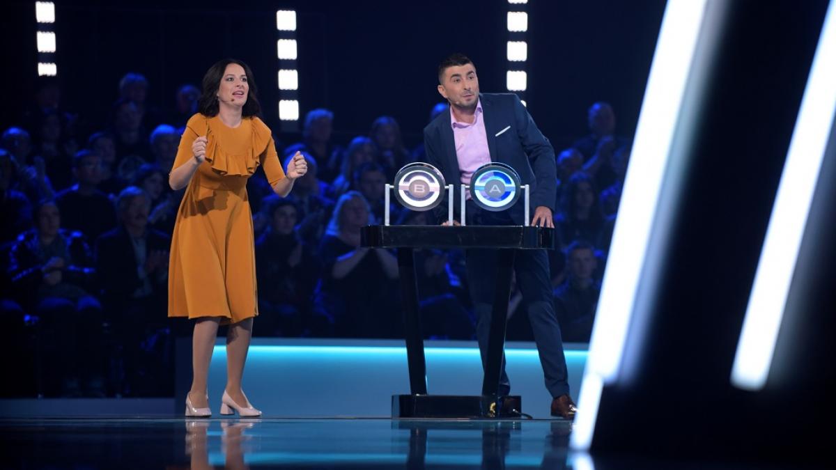 „Zâna cu epoleți” din fața Marelui Zid