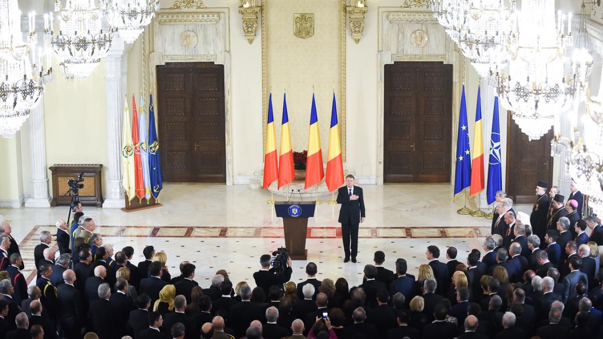 Aproximativ 600 de persoane au participat la recepţia de Ziua Naţională oferită de preşedintele Iohannis