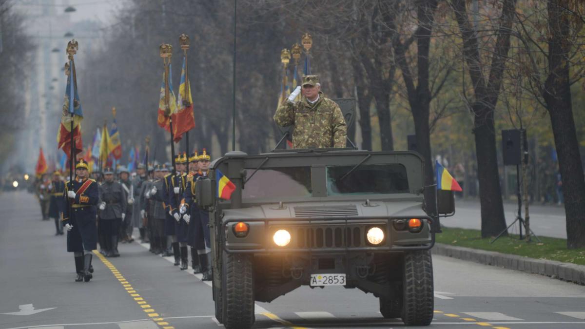 Parada de 1 Decembrie. Militari români, din ţări aliate şi partenere, aeronave, tehnică de luptă şi armament