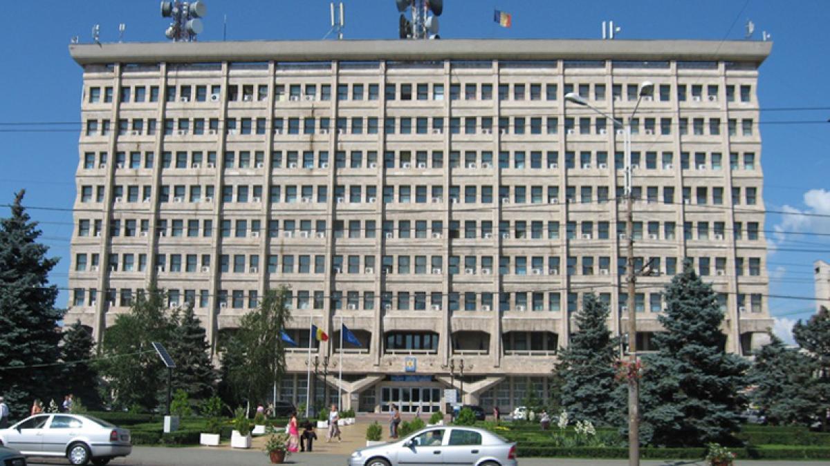 Cum au reușit prietenii lui Băsescu de la Luxten “să facă” 100 de milioane de euro din contracte cu statul, în ultimii zece ani