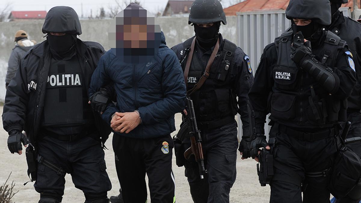 Furnizorul preferat al SRI dotează Poliția cu 8.000 de bastoane
