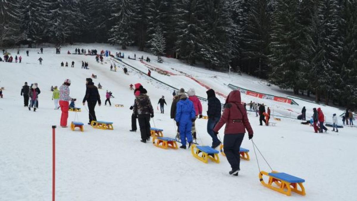 Singura pârtie de săniuş din ţară cu instalaţie proprie de înzăpezire artificială este funcţională în Poiana Braşov 