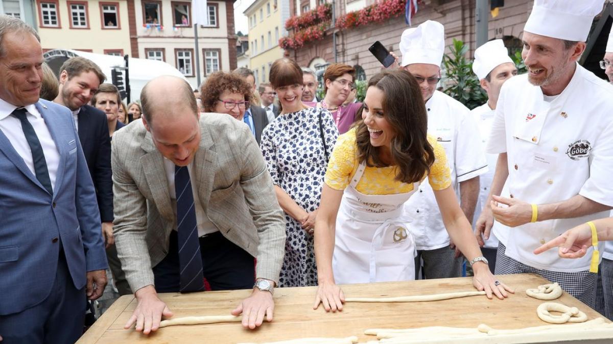 Covrigi împletiţi de prinţul William şi soţia lui, vânduţi la licitaţie cu peste 2.000 de euro