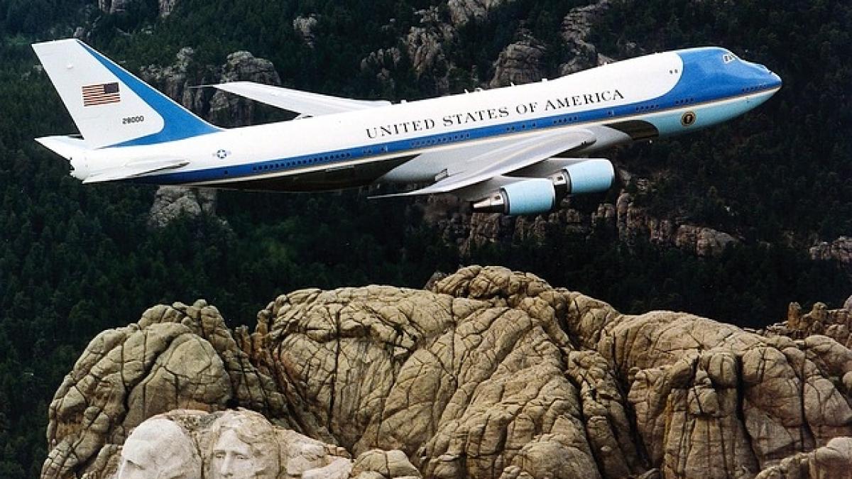 Două aeronave prezidenţiale 747-8 pentru Donald Trump 